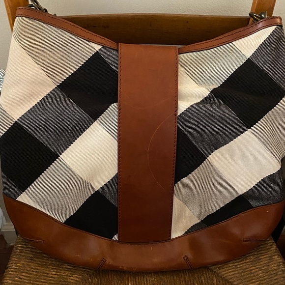 BURBERRY Large Signature Buckle Bag - Picture 9 of 16